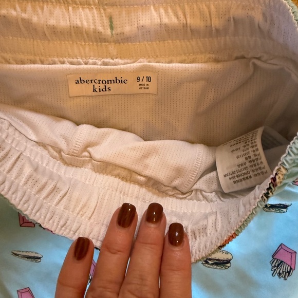 Abercrombie and Fitch kids swim trunks - Picture 2 of 2